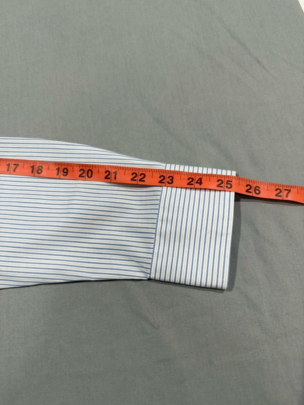 Uniqlo Men’s Light Blue and White Pinstripe Dress Shirt Small - Picture 10 of 13